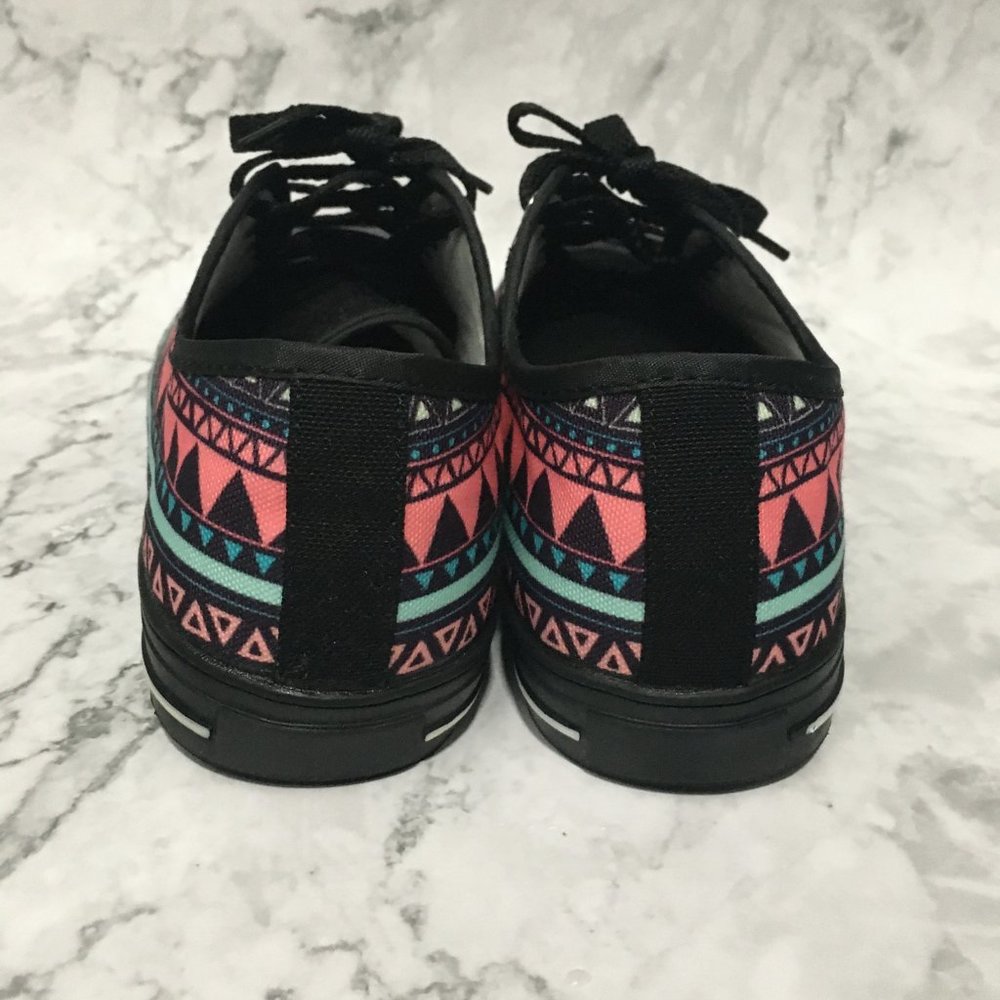 Aztec Tribal Pattern Sneakers - Picture 5 of 9